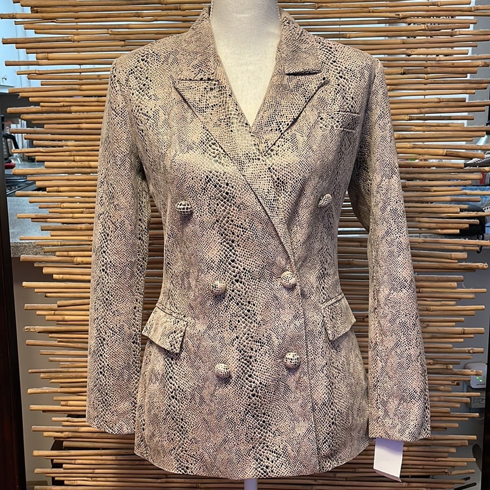🔥🔥🔥 BLANKNYC Snakeskin Print Faux Suede Double Breasted Blazer
